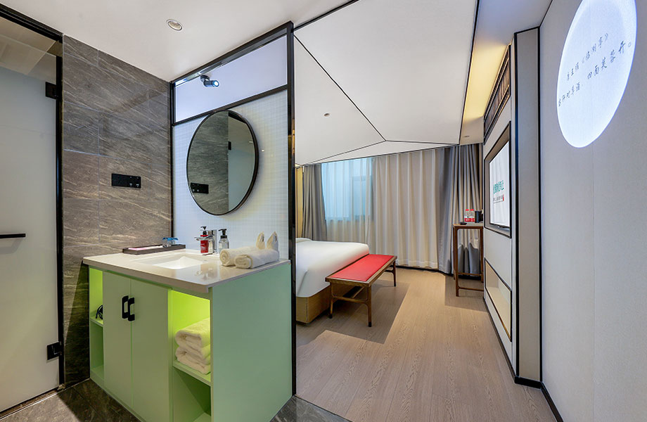 Polished Aluminum Trim in Kitchens and Bathrooms: Adding a Sleek Touch